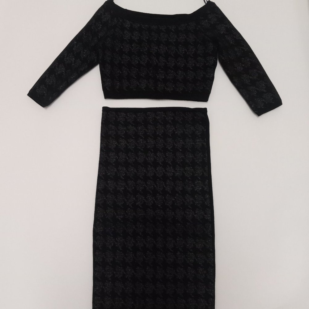 Guess by Marciano 2 Pieces outfit/ Black top and skirt